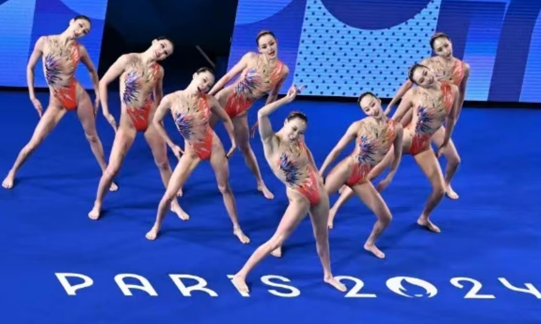 瓦拉内：选择离开皇马是想寻找新的激情，不后悔做出加盟曼联的决定